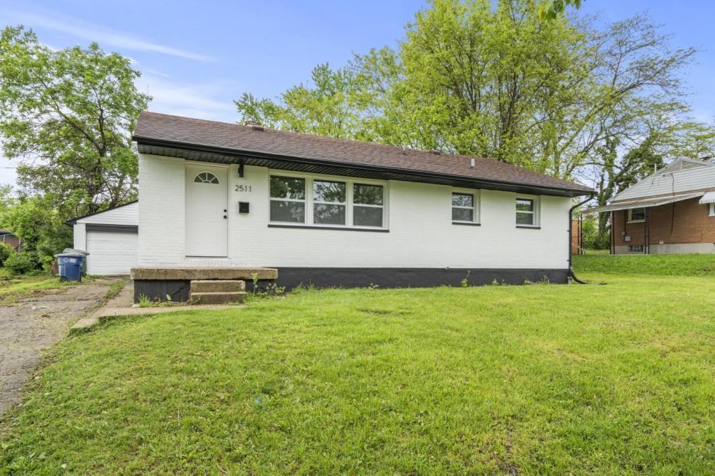 2511 Baywood St - Photo 2 of 34