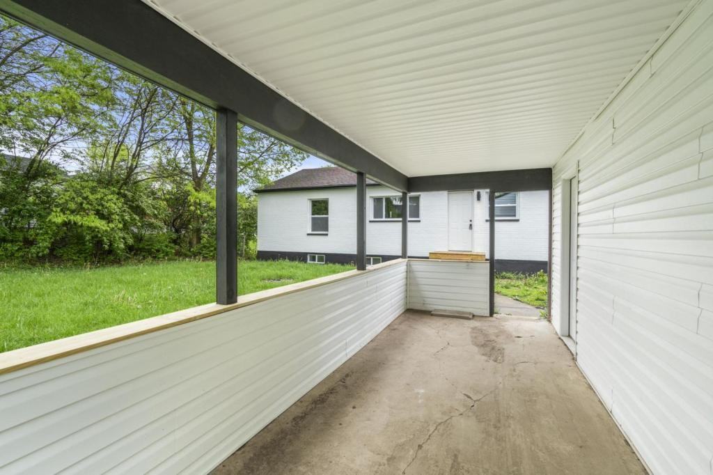 2511 Baywood St - Photo 3 of 34