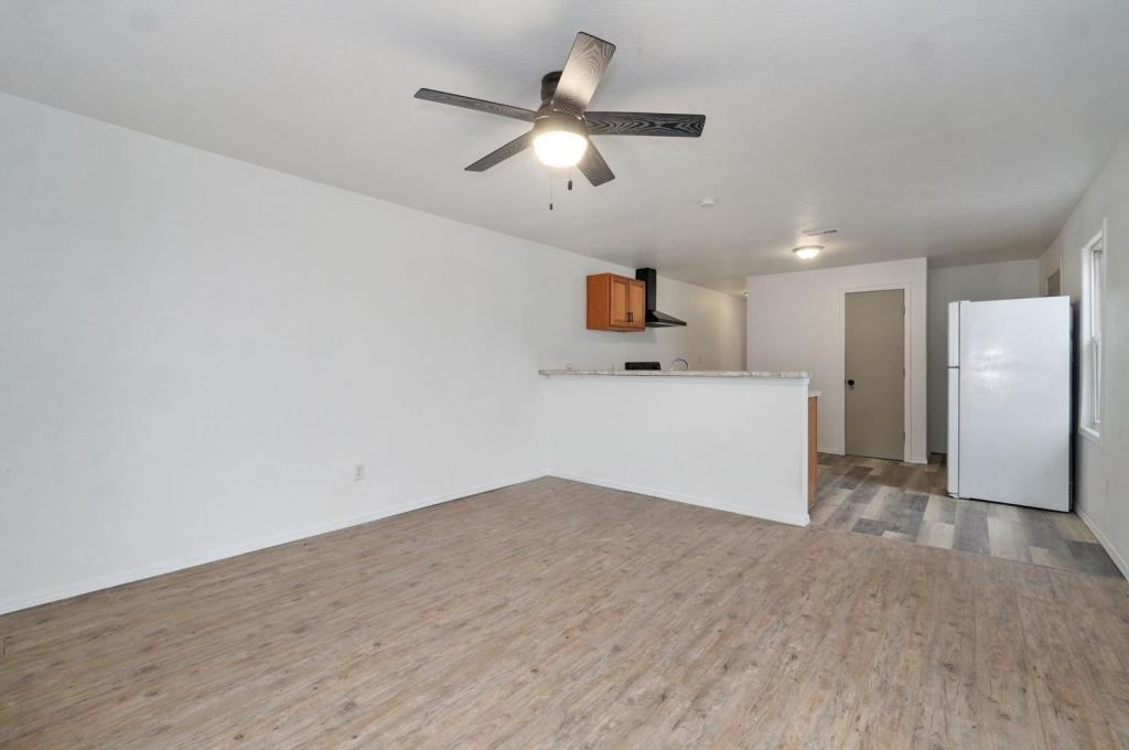 513 S Broadway Ave - Photo 4 of 21