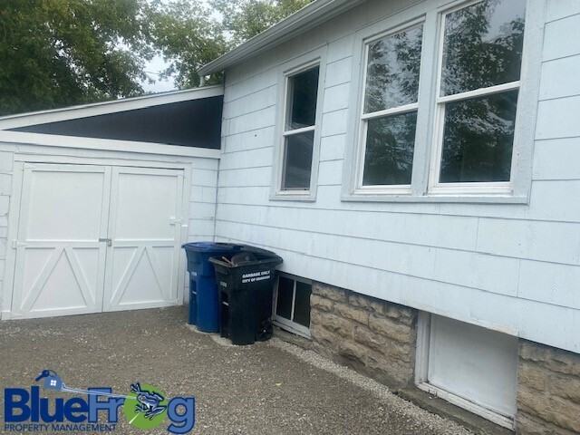 644 Central St - Photo 3 of 14