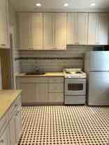 810 NE Couch Street - Photo 1 of 1