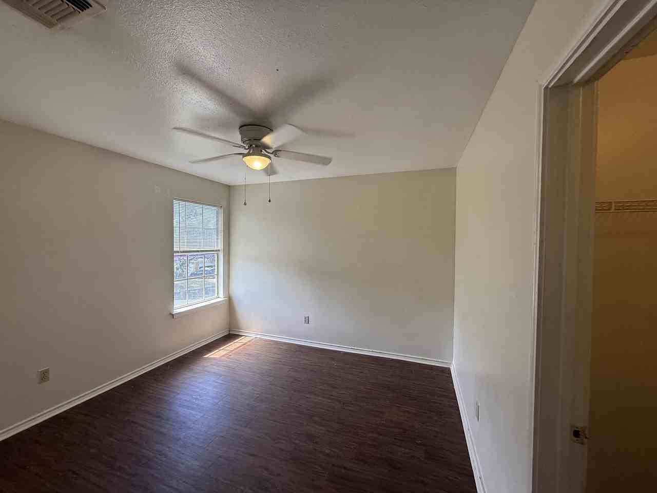 1002 1000 #1002 - Photo 4 of 10