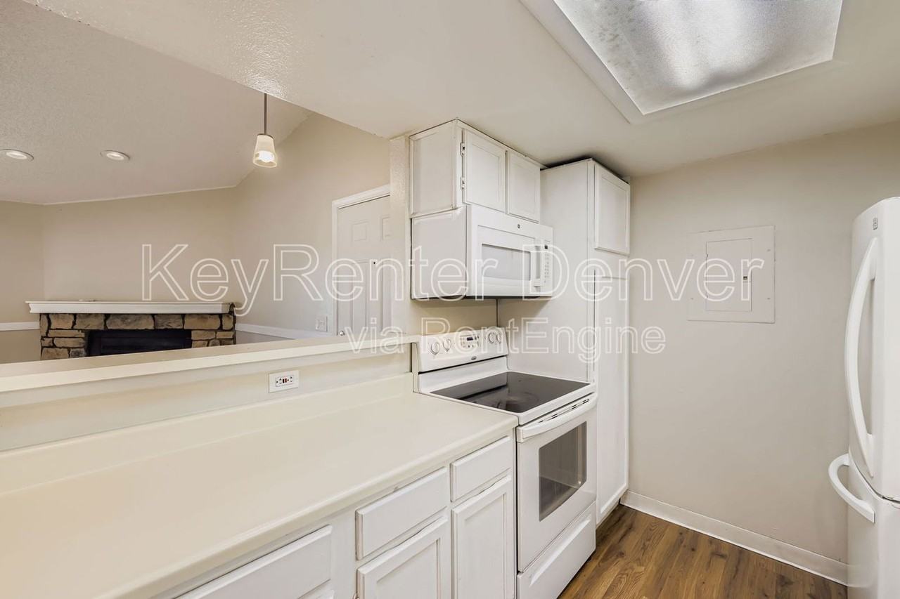 18063 E Ohio Ave #201 - Photo 7 of 29