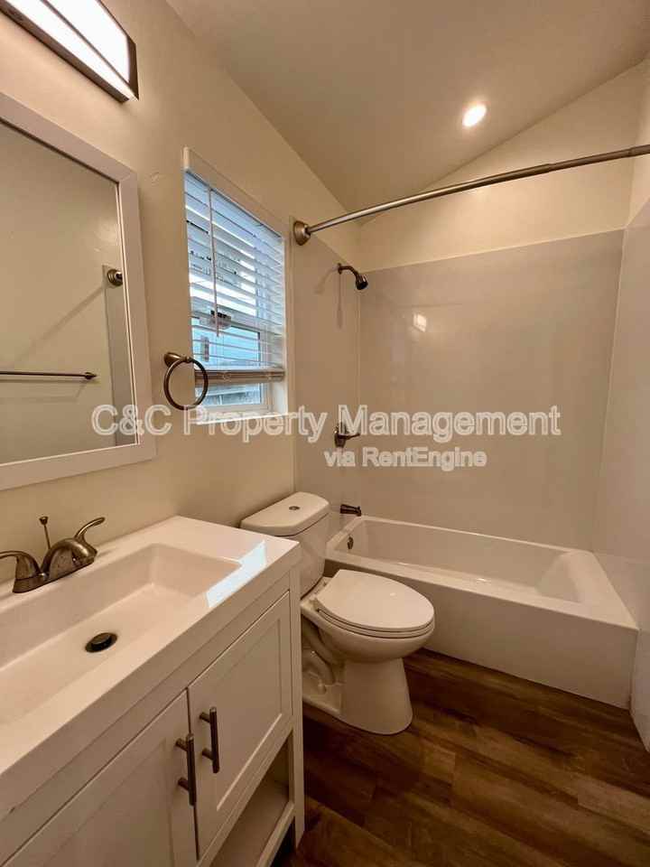 1601 Hilby Ave #A - Photo 5 of 6