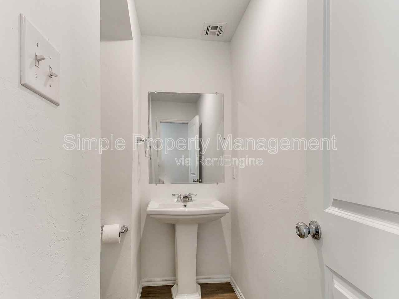 14803 Parkway Center Ave #0 - Photo 3 of 29