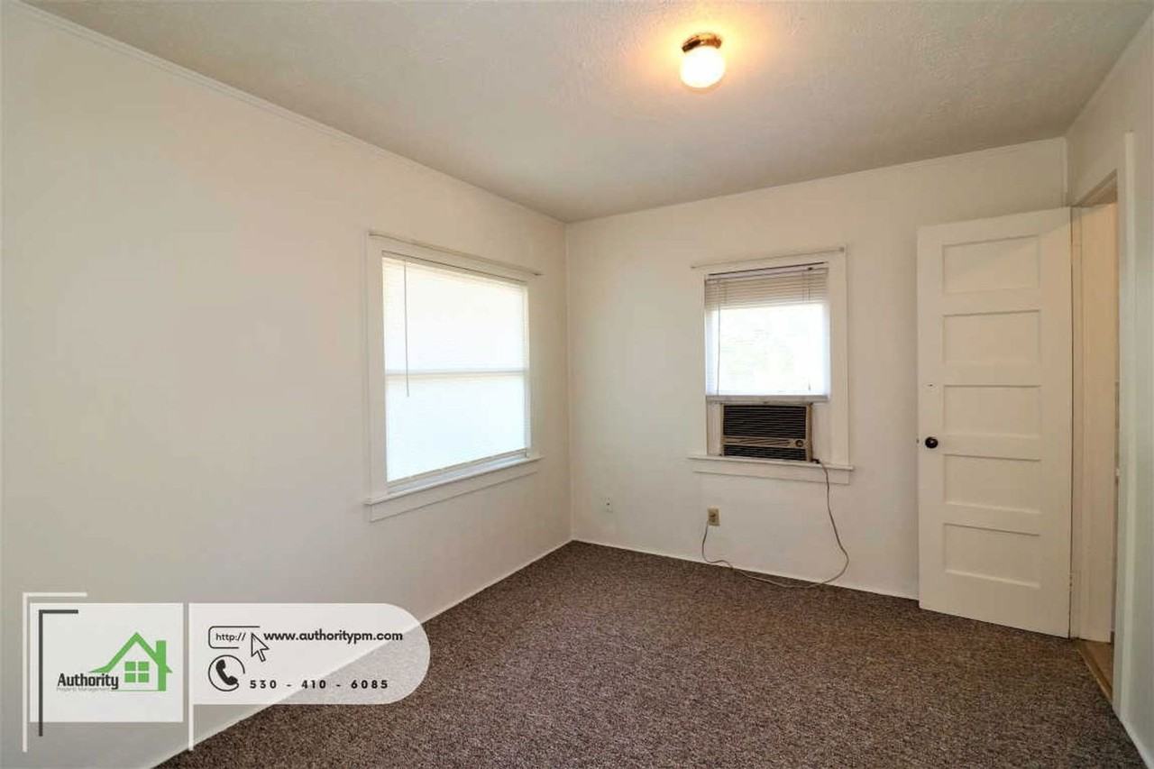 1825 Grand Coulee Blvd - Photo 5 of 15