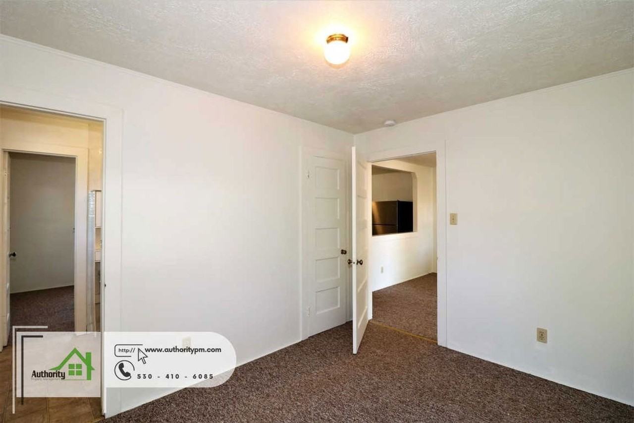 1825 Grand Coulee Blvd - Photo 6 of 15