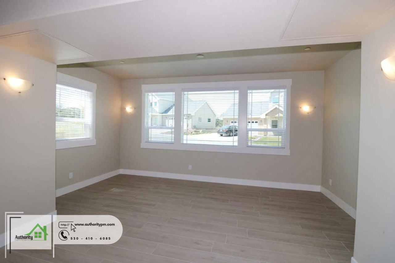 6677 Bandito Dr - Photo 7 of 30