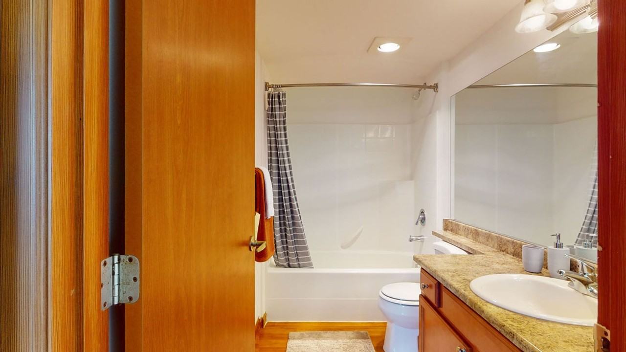 21428 International Boulevard - Photo 2 of 28