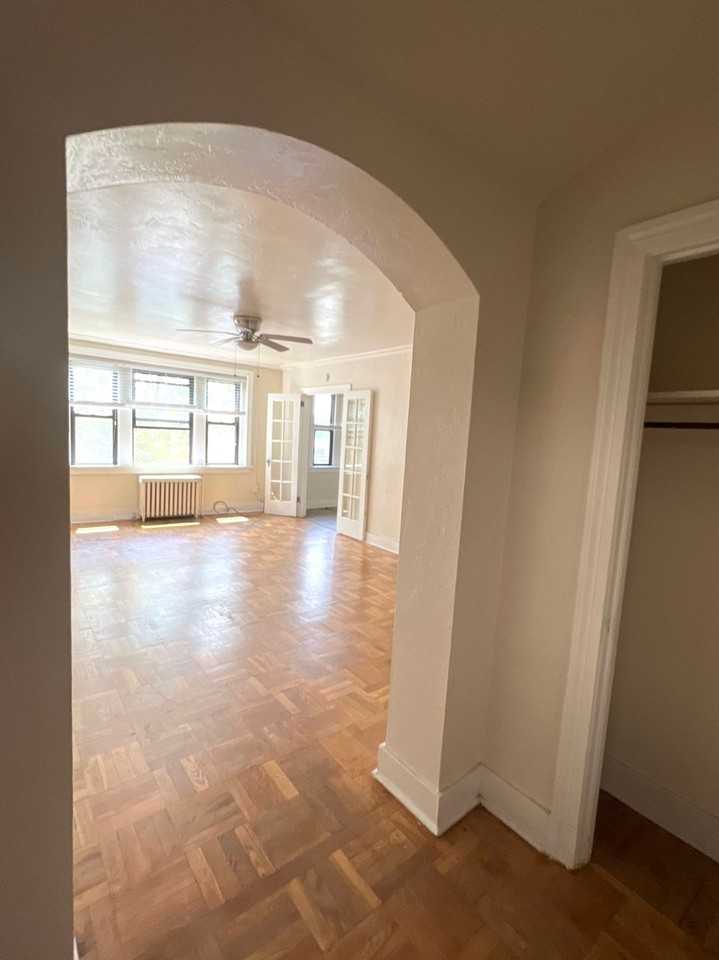 Phillips Avenue Apartments - Photo 4 of 4