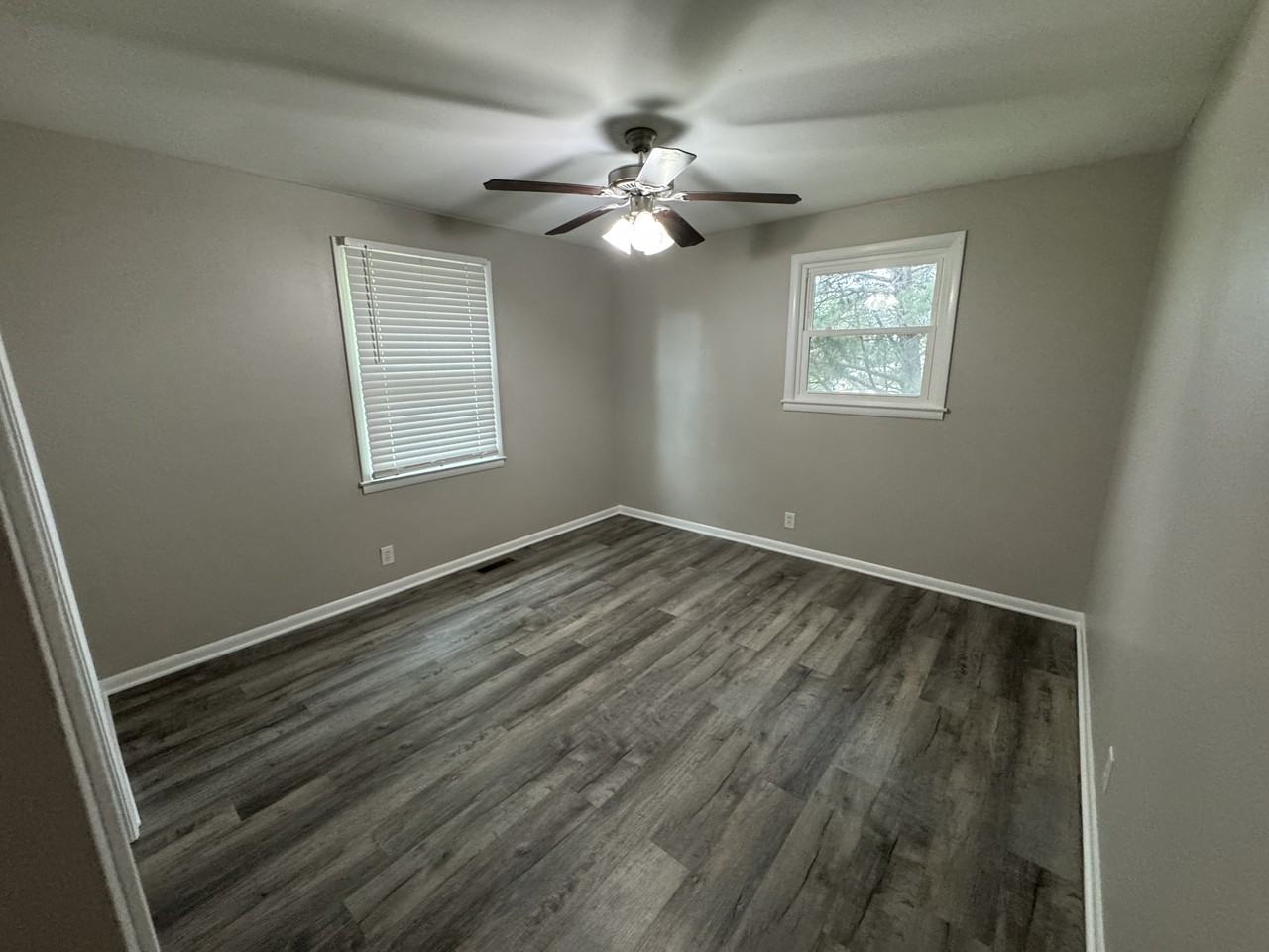 3140 Richmond Hill Dr - Photo 3 of 10