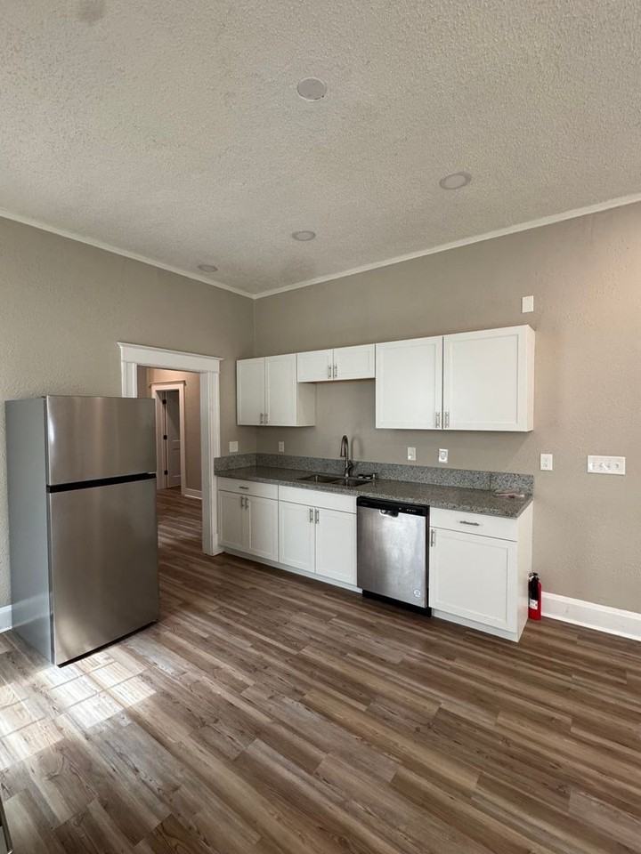 1825 Faxon Ave - Photo 4 of 13