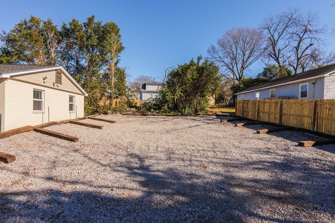 2120 Senate - Photo 5 of 18