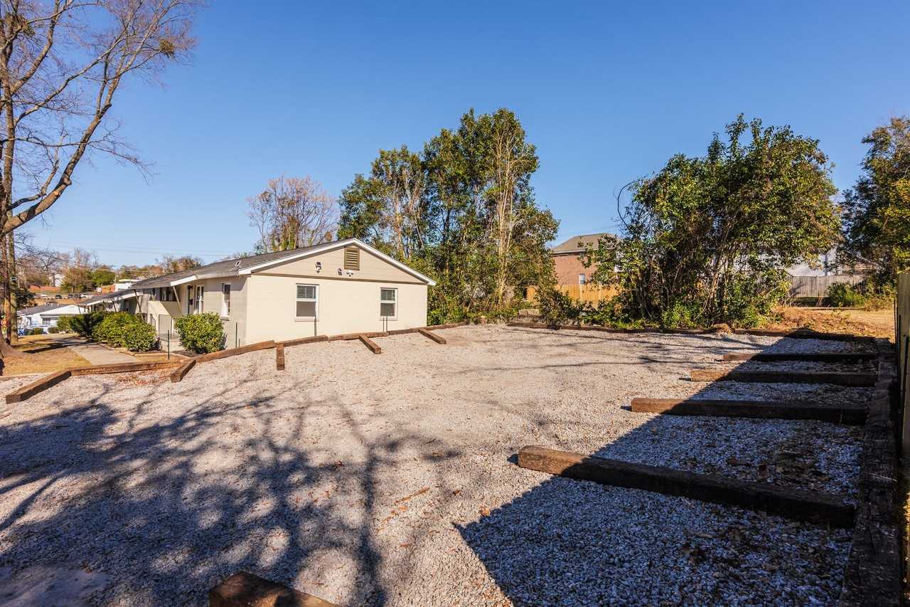 2120 Senate - Photo 6 of 18