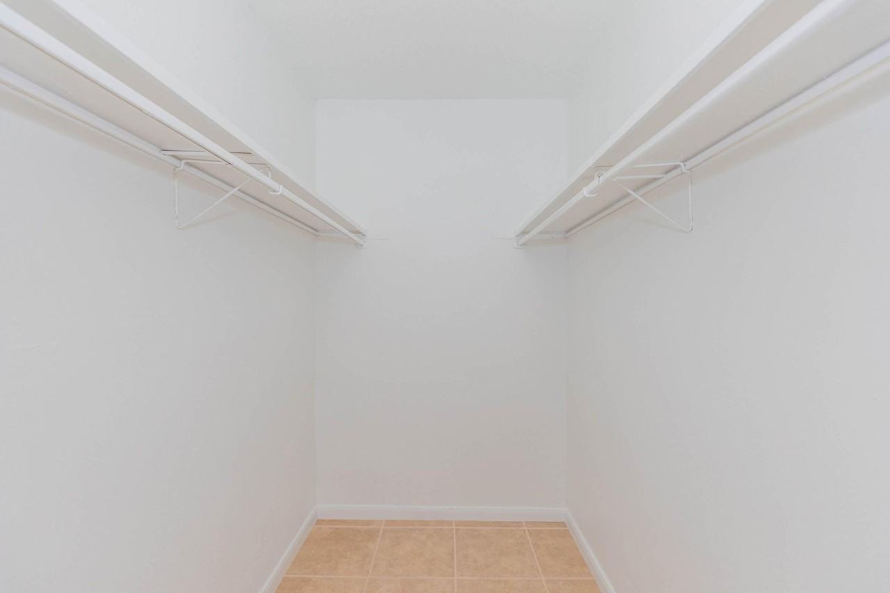 Southern Oaks Apartments - Photo 6 of 29