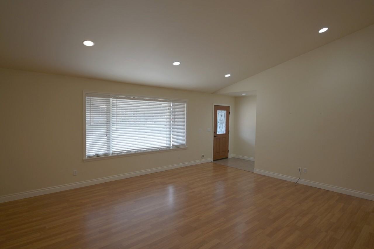 163 E Cobblestone Ln - Photo 2 of 18