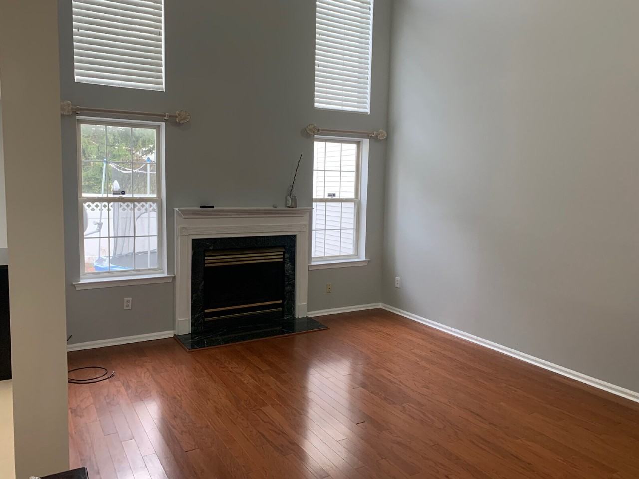 402 Harvest Ln - Photo 2 of 17
