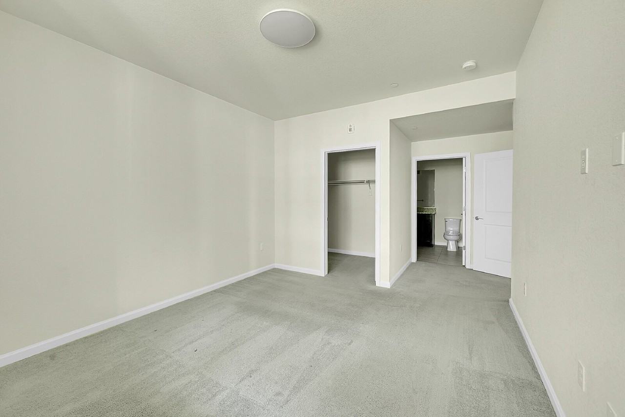 1841 S Dunkirk St - Photo 6 of 31