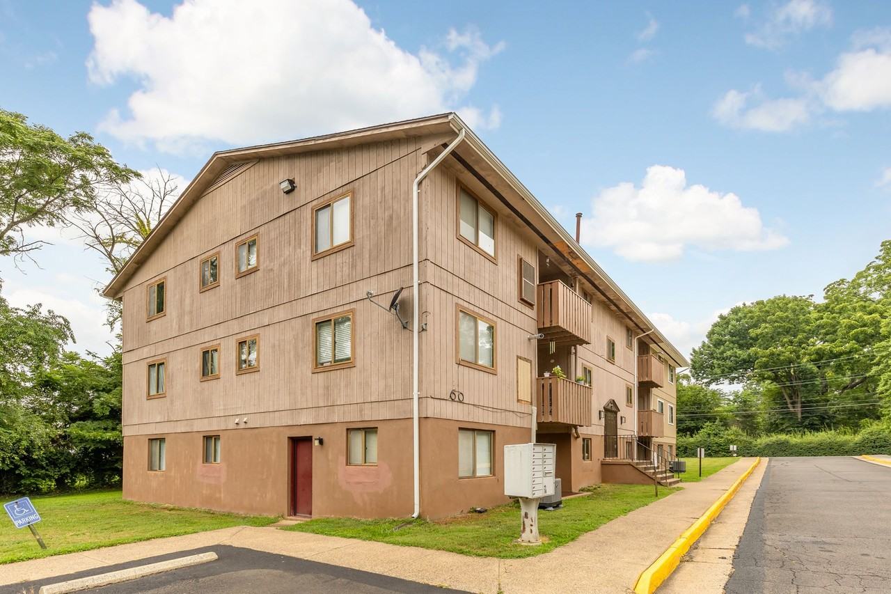 Victoria Garden Apartments - Photo 2 of 4