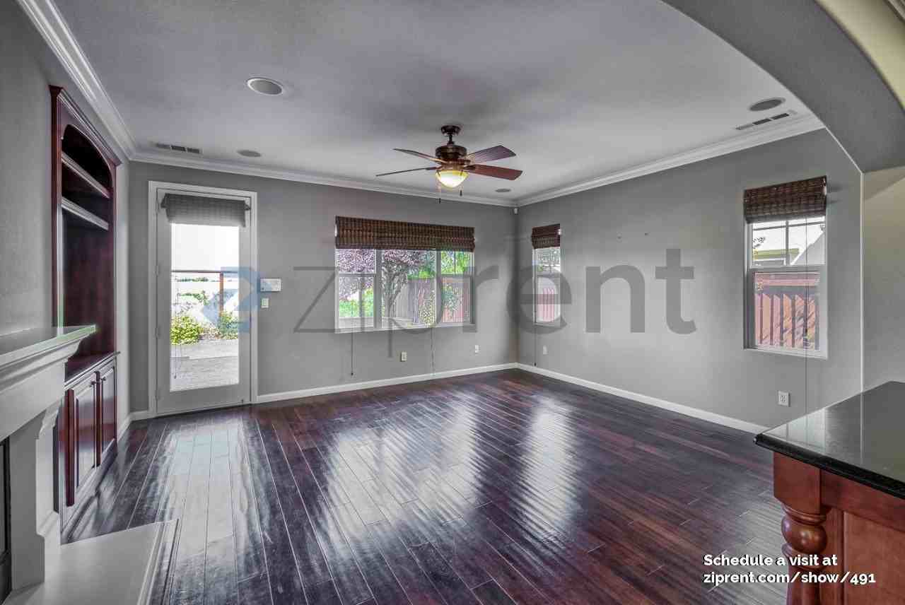 833 Griffon Ct - Photo 2 of 16