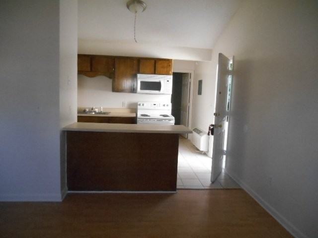 308B Pleasant St - Photo 2 of 9