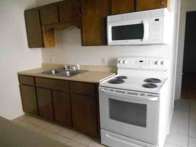 308B Pleasant St - Photo 3 of 9