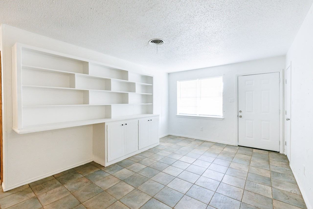 5517 16th Pl - Photo 3 of 23