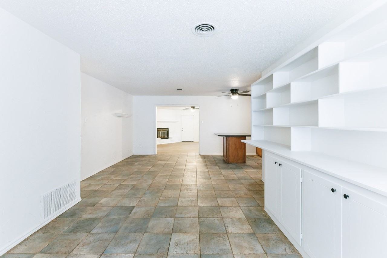 5517 16th Pl - Photo 4 of 23