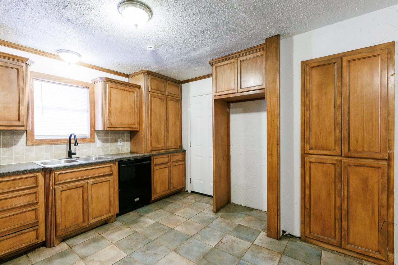 5517 16th Pl - Photo 7 of 23