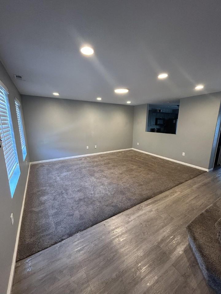 510 W 2650 N - Photo 2 of 18