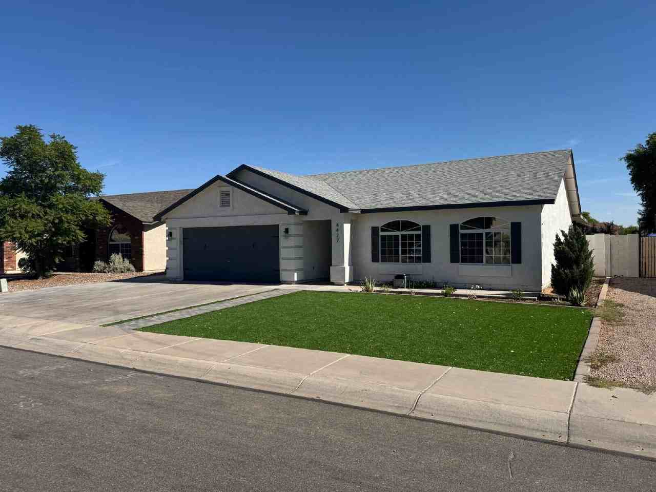 4427 E Meadow Lark Way - Photo 3 of 28