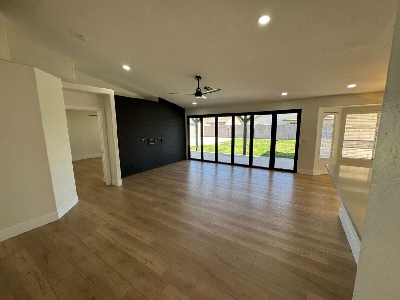 4427 E Meadow Lark Way - Photo 6 of 28