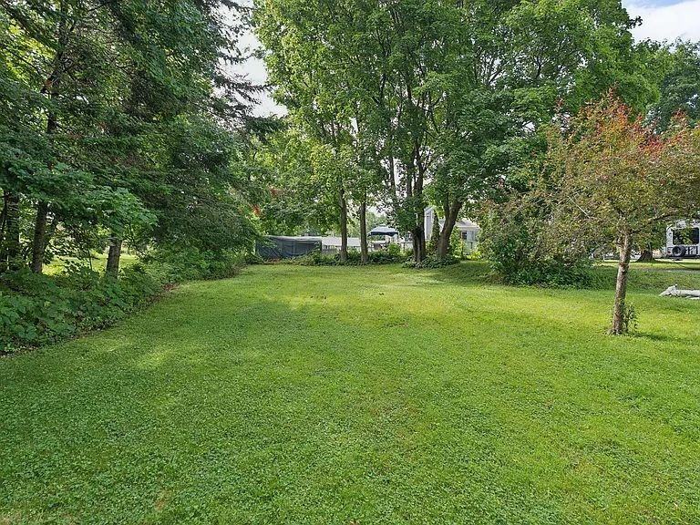 15 Huston Ave - Photo 3 of 19