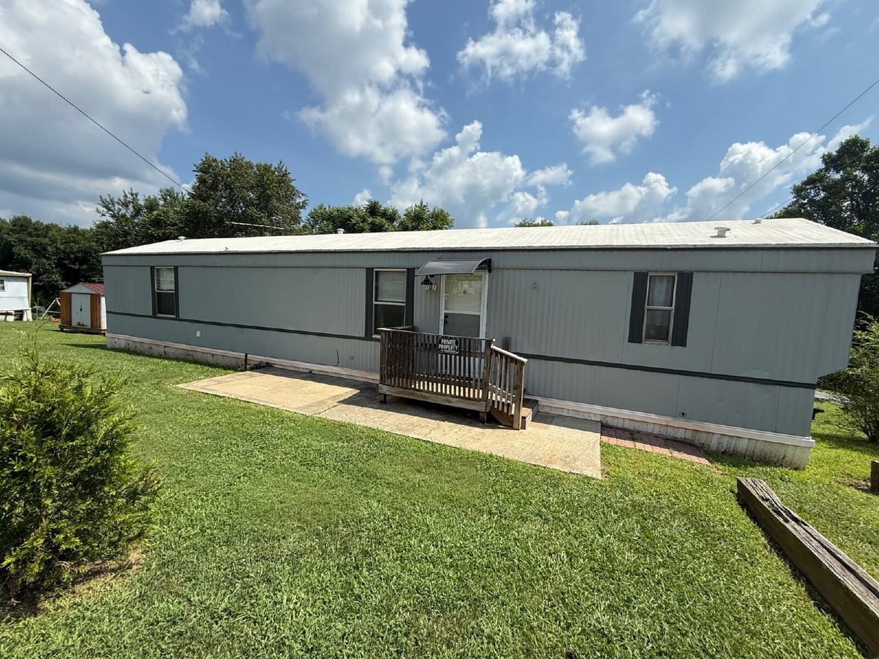 101 Vickie Dr - Photo 2 of 13