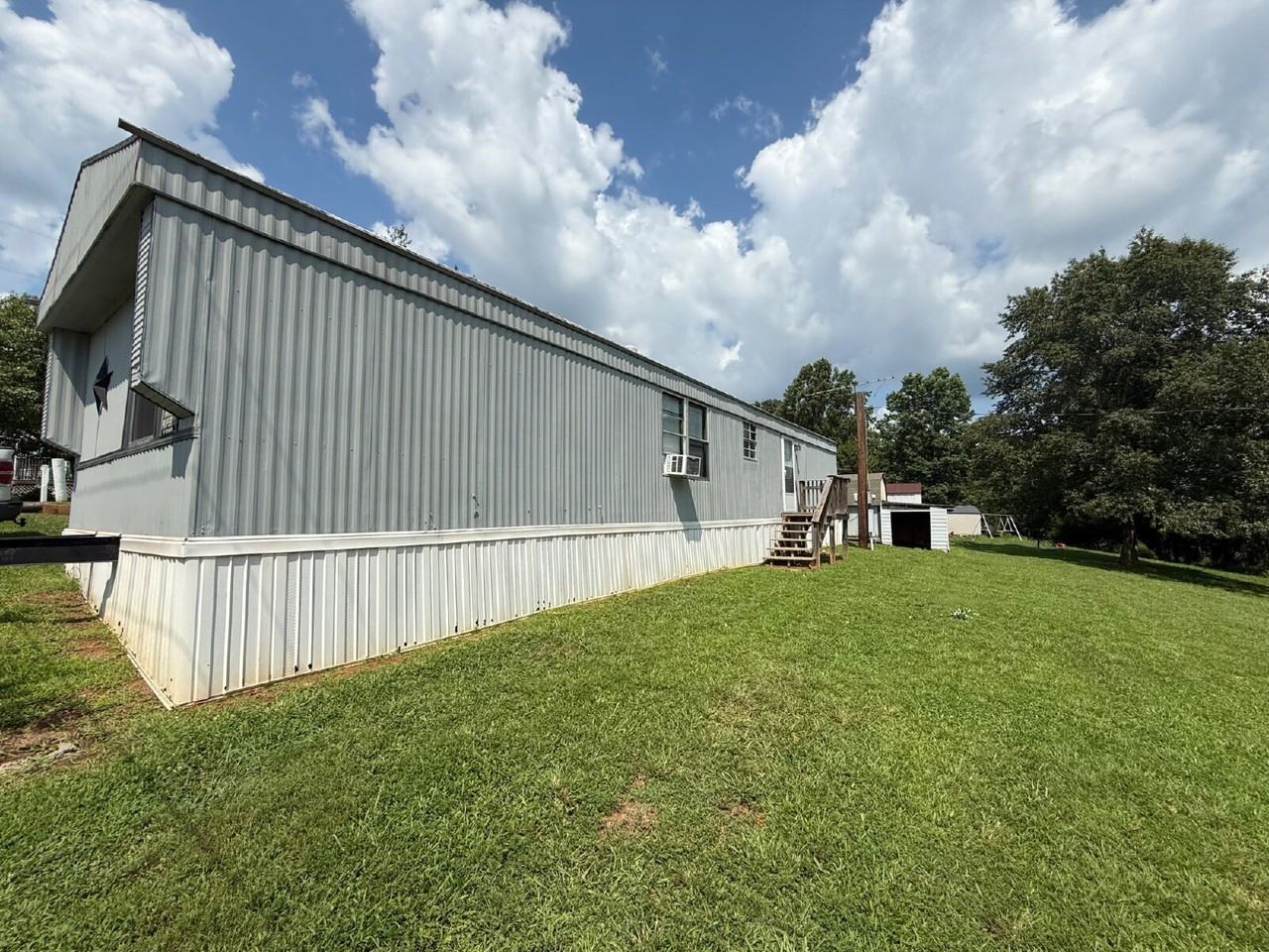 101 Vickie Dr - Photo 3 of 13