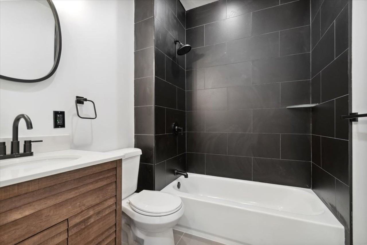 6161 Walnut St Apt 2b - Photo 5 of 11