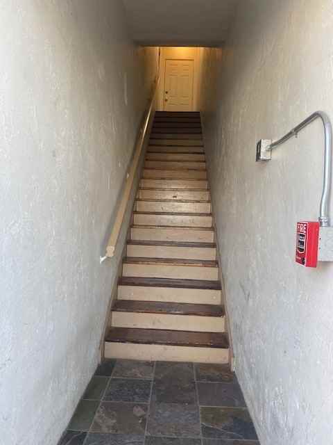 2001 Gold Ave Se #17 - Photo 2 of 13
