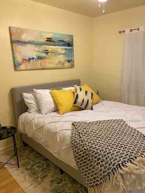 2001 Gold Ave Se #17 - Photo 5 of 13
