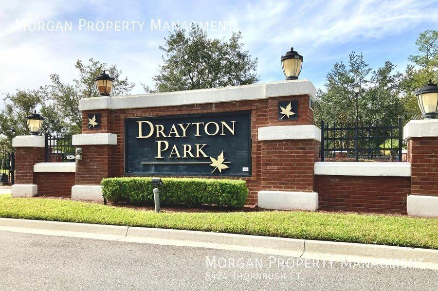 8424 Thornbush Ct - Photo 3 of 32