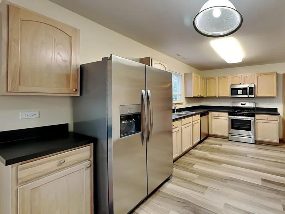 1710 Stonegate Dr #NA - Photo 3 of 9