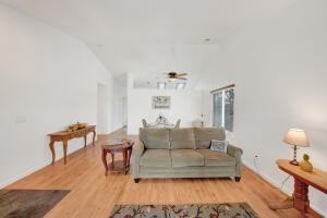 1012 N Steven Ave #NA - Photo 2 of 12