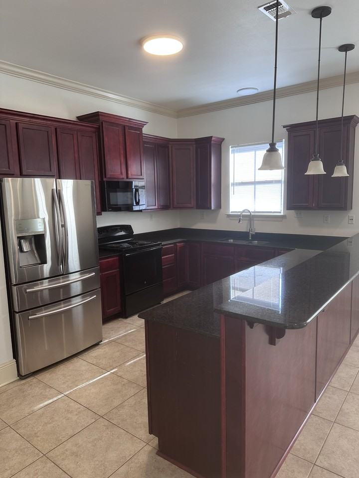 105 Village Oaks Blvd - Photo 4 of 14