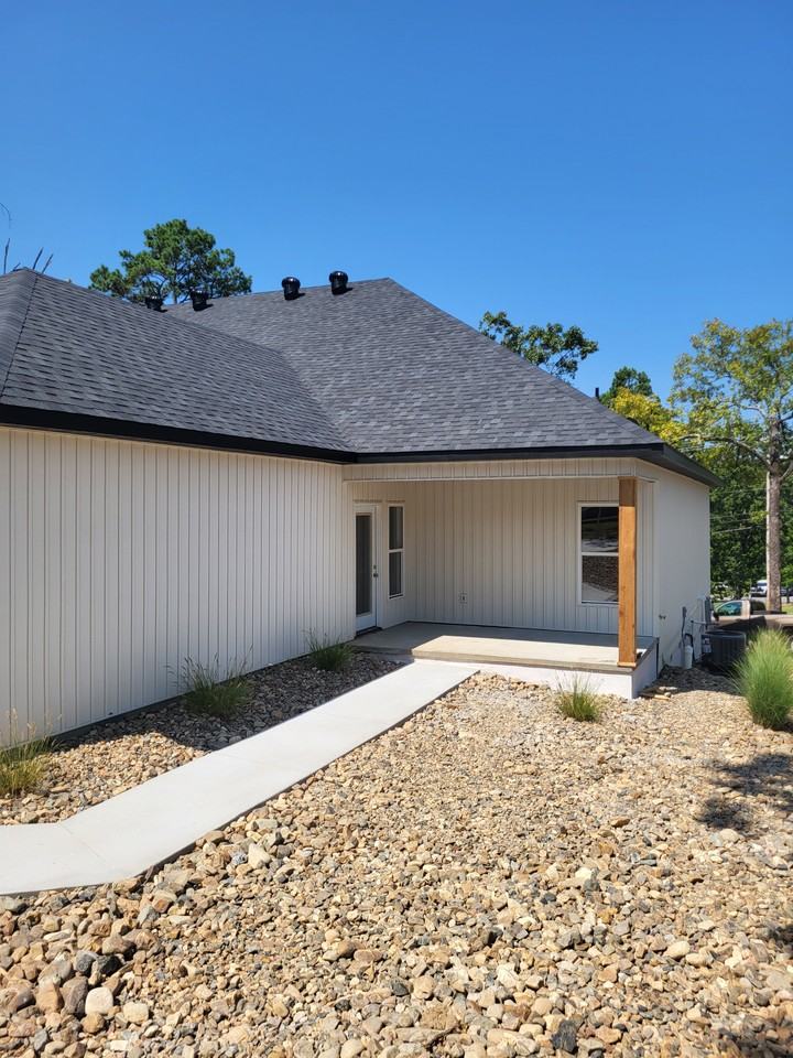 1803 Aldersgate Rd - Photo 2 of 18