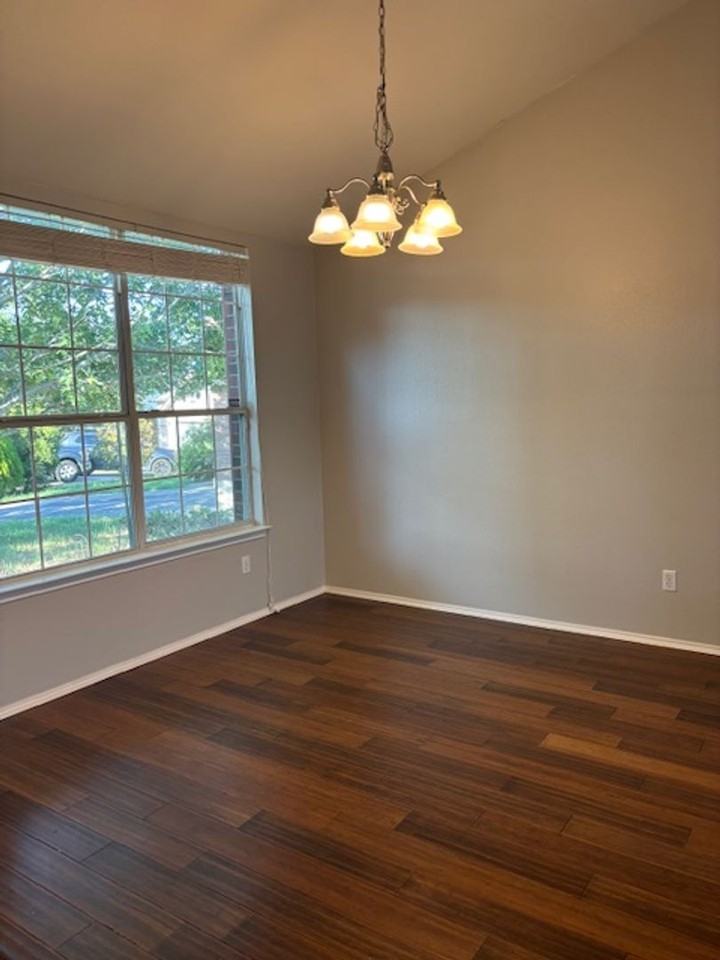 5721 Malcom Trl - Photo 5 of 24