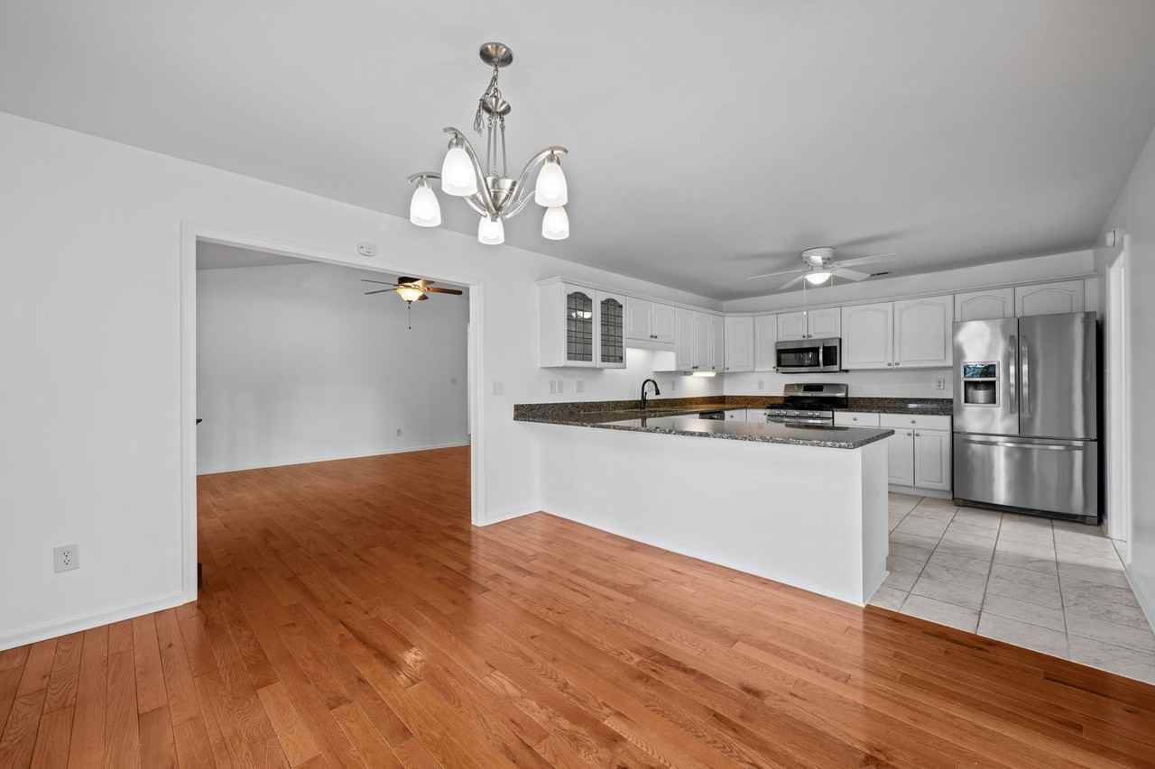 6102 Schooner Ct - Photo 5 of 32