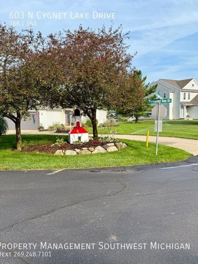 603 N Cygnet Lake Dr - Photo 3 of 32