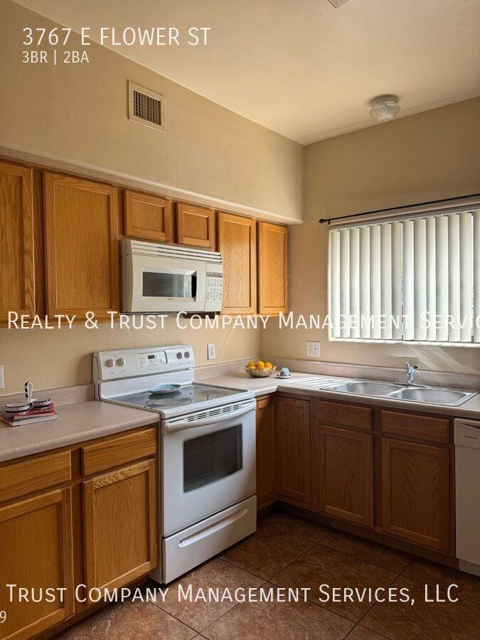 3767 E Flower St - Photo 4 of 14