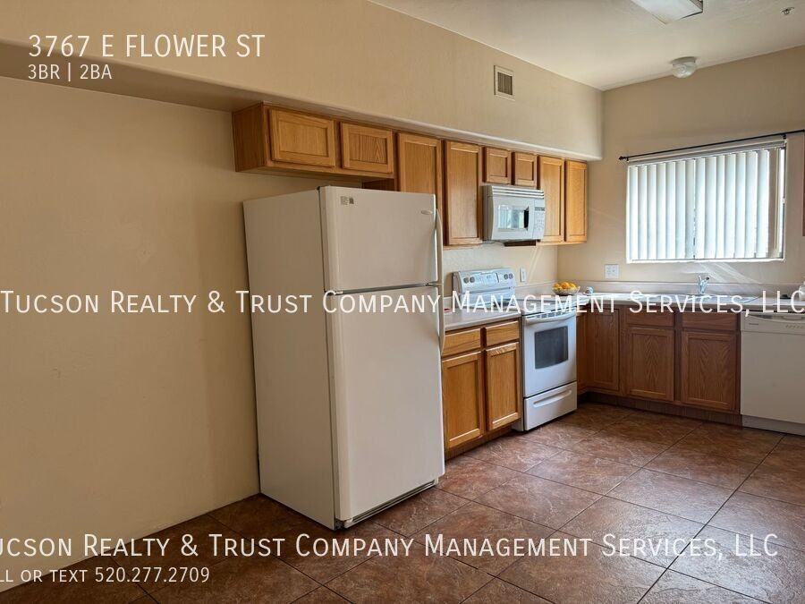 3767 E Flower St - Photo 5 of 14
