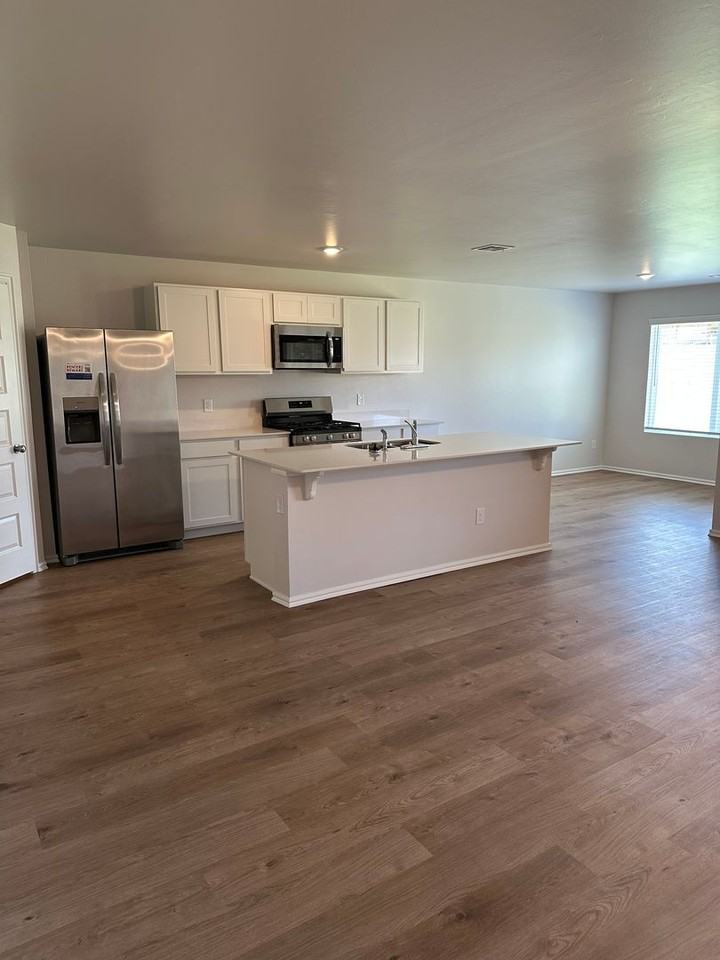 5315 Daxton Dr - Photo 7 of 28