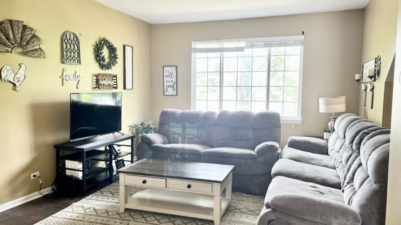 3473 Ravinia Cir - Photo 2 of 18